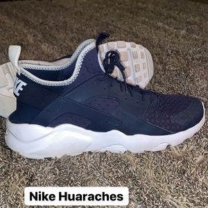 Nike Huaraches Size 10.5